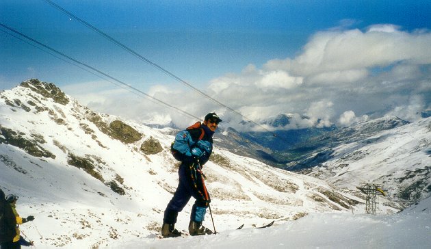 Picture of Kim on skies, Val Thorens 1996